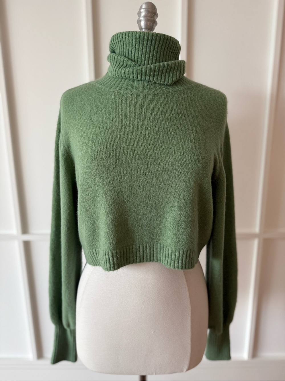 PRINCESS POLLY Zahara Cropped Turtleneck Sweater - Picture 9 of 15